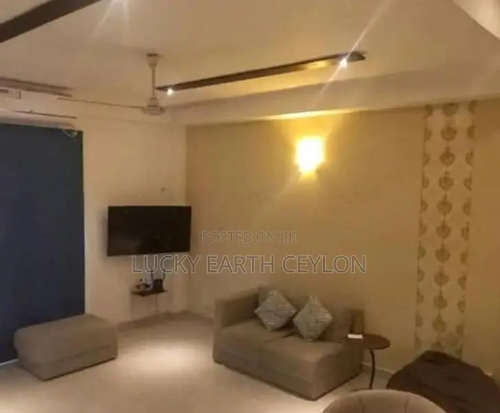Battaramulla, 2Nd Floor, Commercial Building For Rent (ZM1067)