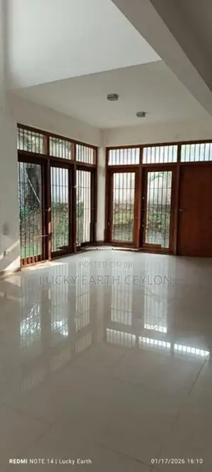 Battaramulla 2 Storey Unfurnished House for Sale (NZMS3047)