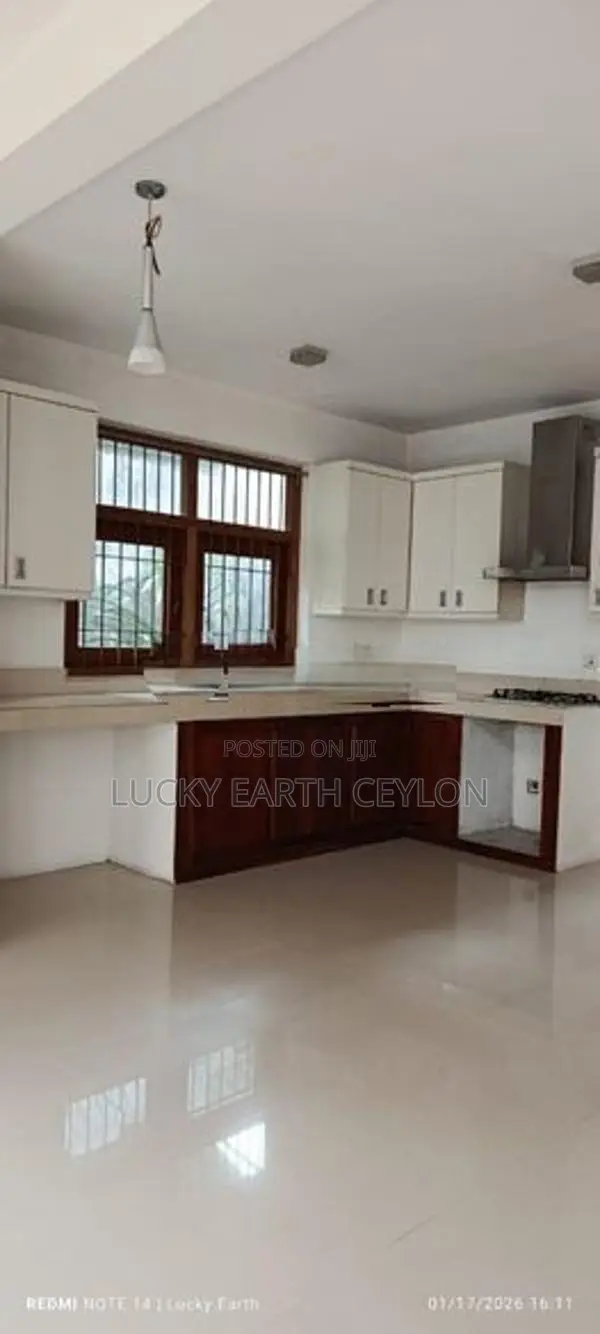 Battaramulla 2 Storey Unfurnished House for Sale (NZMS3047)
