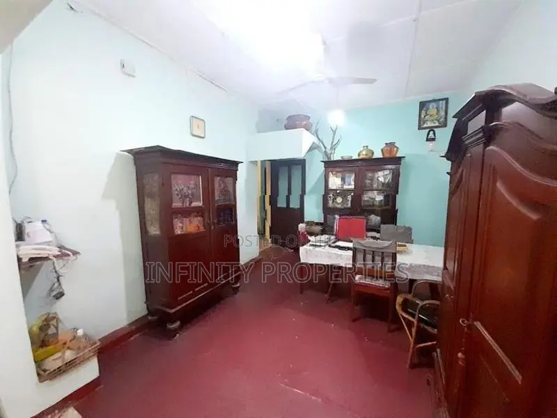 (AFA877) 20P Land with House Sale at Melder Place Nugegoda