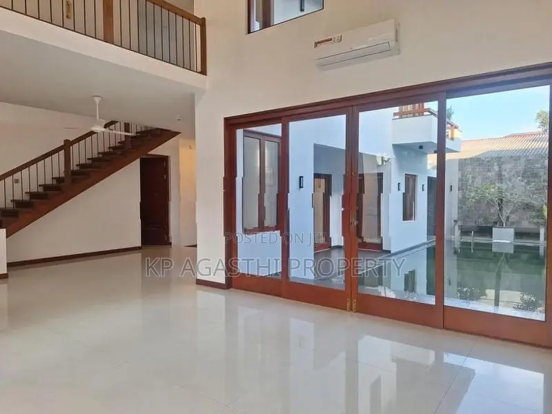 Luxury House for Sale in Pitakotte