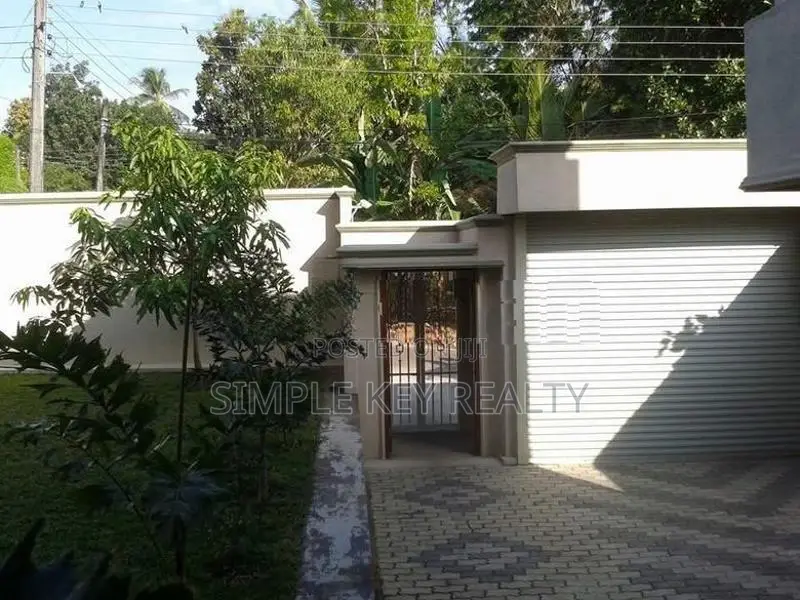 Beutiful Three Store House for Sale in Gampaha