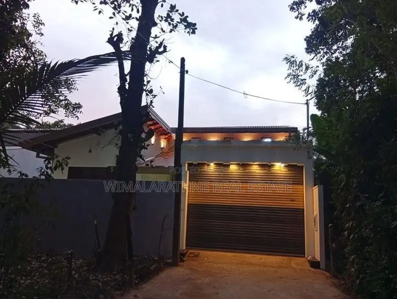 Modern Two Story House for Sale in Piliyandala Code: WR02110