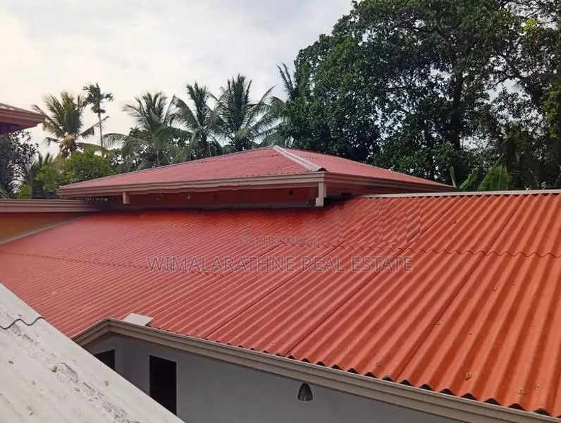 Modern Two Story House for Sale in Piliyandala Code: WR02110