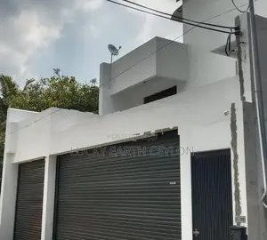 Battaramulla 3 Storey, Unfurnished House for Rent (MG1298)