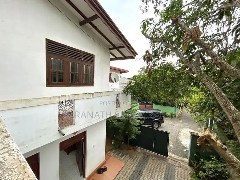 House For Sale in Kalutara North - 600 m to Beach & Galle Rd SOLAR POW