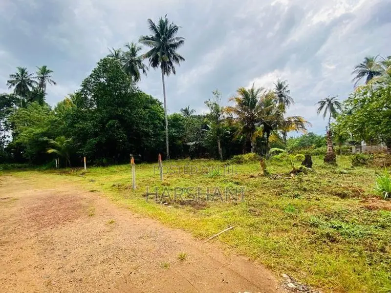 7.5P Superb Land Overlooking Walking Path, Gothatuwa close to Rajagiri