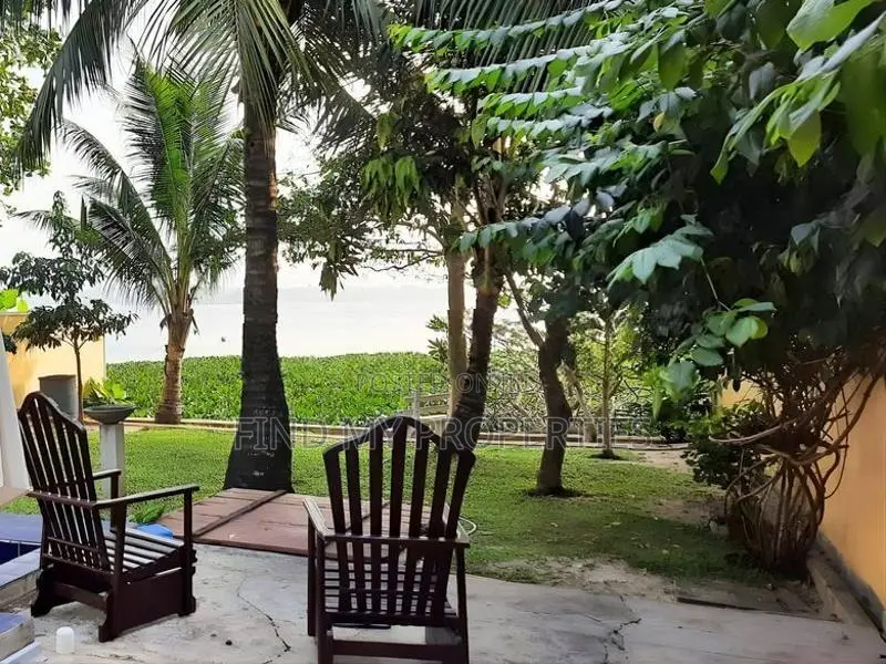 Villa ( Waterfront ) for Sale in Piliyandala