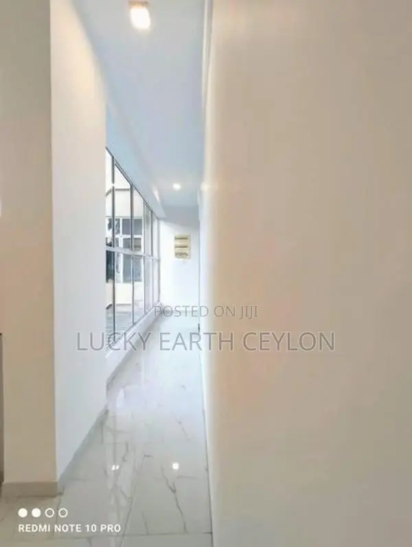 Battaramulla, Unfurnished, 3 Story House For Rent (MG1316)