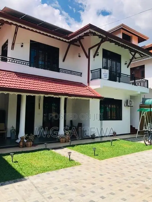 Fully Furnished 2 Storey 5 rooms house for rent in Negombo