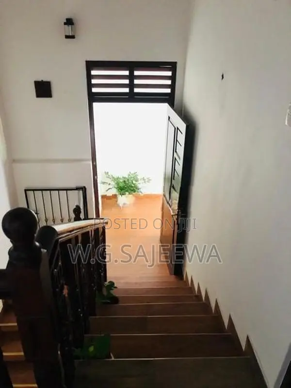 Fully Furnished 2 Storey 5 rooms house for rent in Negombo