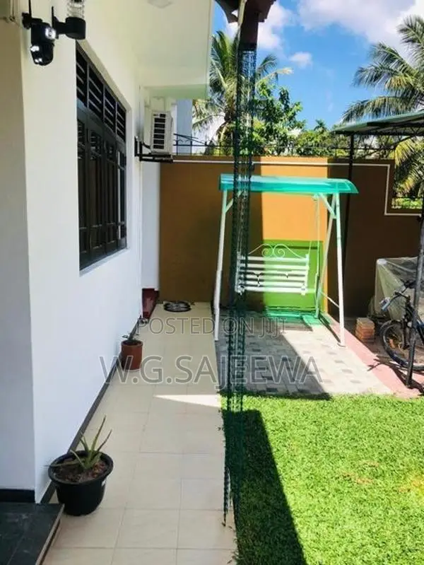 Fully Furnished 2 Storey 5 rooms house for rent in Negombo