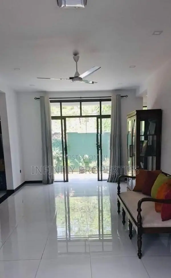Two storied luxury house for sale at Piliyandala.
