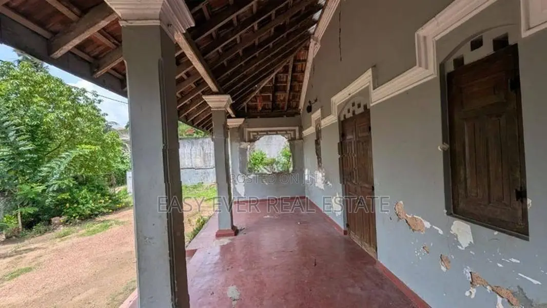 කඩවතින් පර්චස් 38.78ක් සමඟ වටිනා නිවස / ER 13772