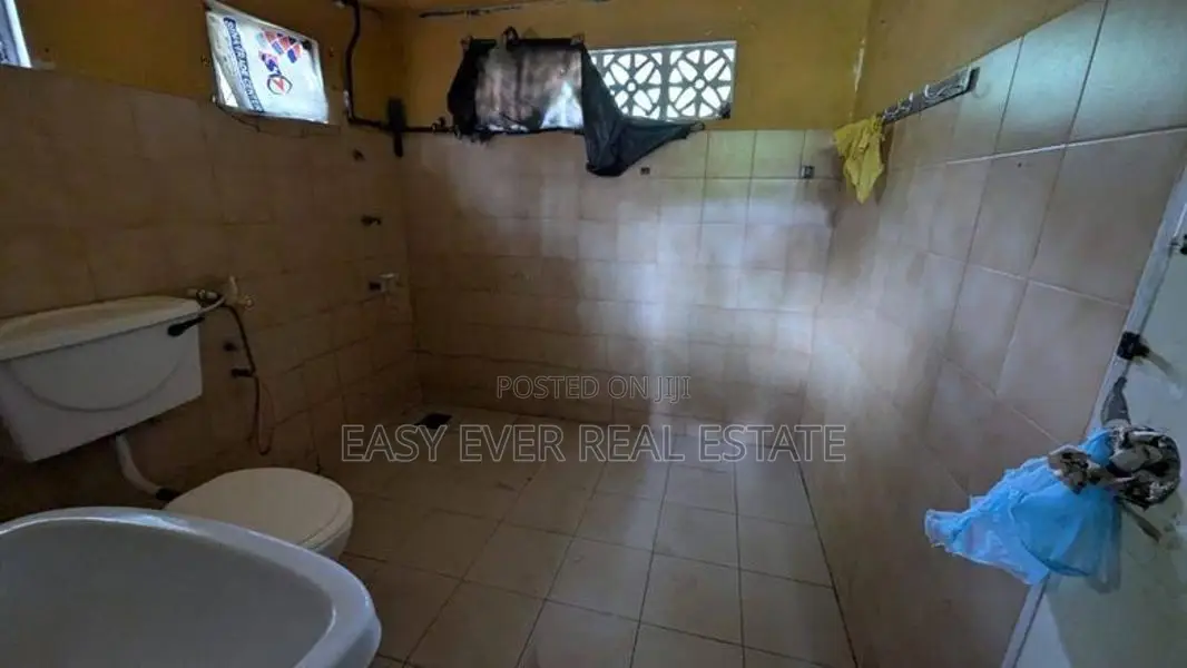 කඩවතින් පර්චස් 38.78ක් සමඟ වටිනා නිවස / ER 13772