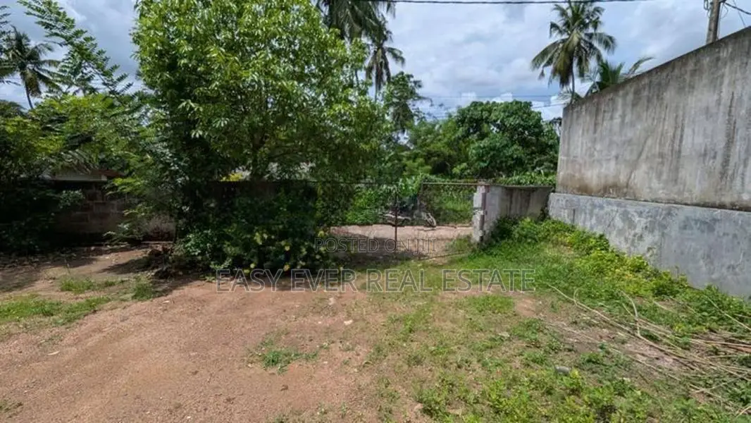 කඩවතින් පර්චස් 38.78ක් සමඟ වටිනා නිවස / ER 13772