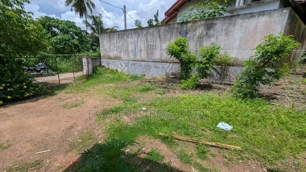 කඩවතින් පර්චස් 38.78ක් සමඟ වටිනා නිවස / ER 13772