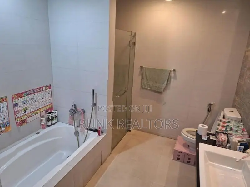 The Emperor 03BR Apartment For Sale in Colombo 03 (NK107640)