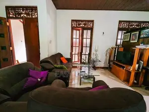 ගම්පහ නගර මධ්‍යයෙන් පදිංචියට සුපිරි නිවසක් / KM 9539