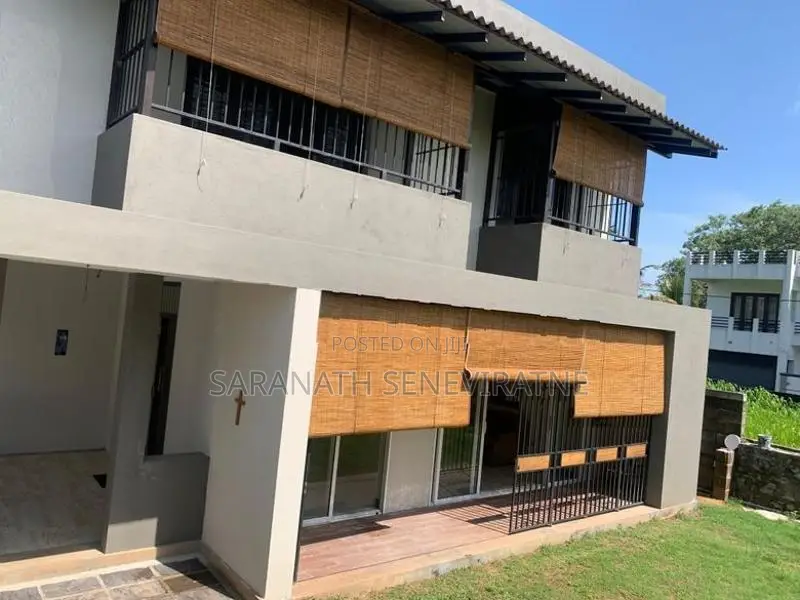 LUXURY HOUSE 4 SALE IN MORATUWA Bordering Bolgoda River Reservation
