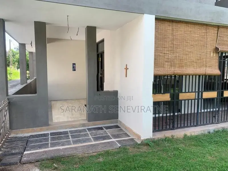 LUXURY HOUSE 4 SALE IN MORATUWA Bordering Bolgoda River Reservation