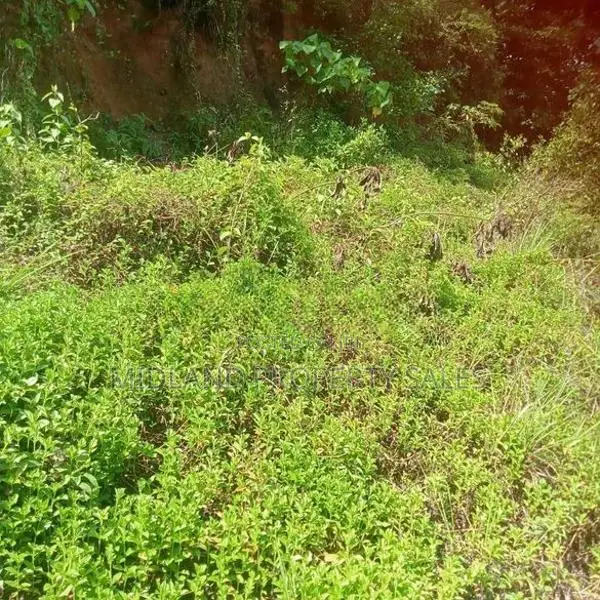 මිනුවන්ගොඩ ඕපාතින් බිම් කොටස් 6 ක්