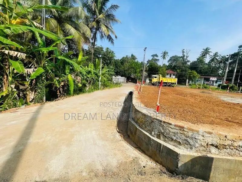 Land for Sale Kandy Road