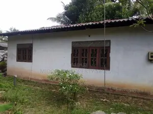 සීදුව දඹදුරයෙන් පර්චස 22 ඉඩම සමග නිවසක්