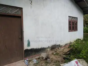 සීදුව දඹදුරයෙන් පර්චස 22 ඉඩම සමග නිවසක්