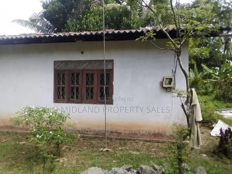 සීදුව දඹදුරයෙන් පර්චස 22 ඉඩම සමග නිවසක්