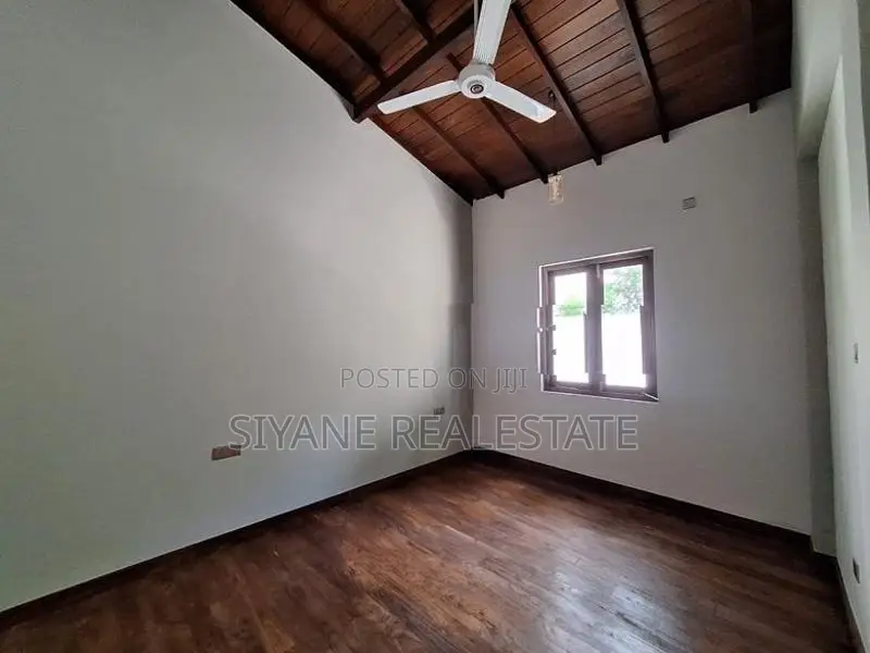 Brand New House for Sale in Thalawathugoda