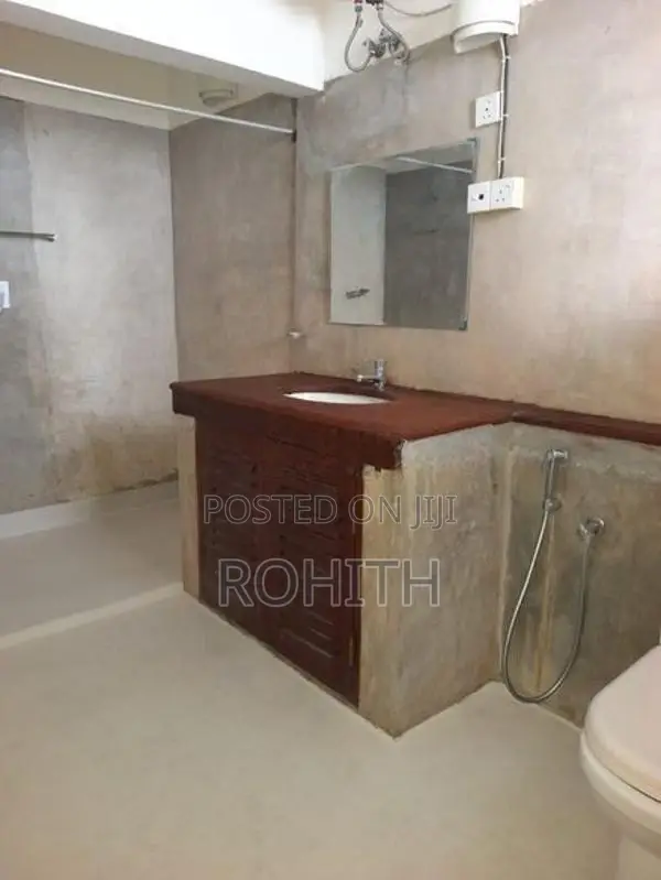 4 Bedroom Upstair House for Rent Colombo 07