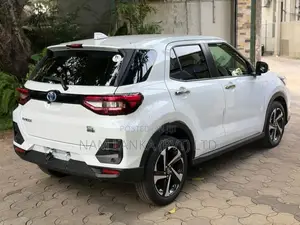 Toyota Raize Hybrid 2025