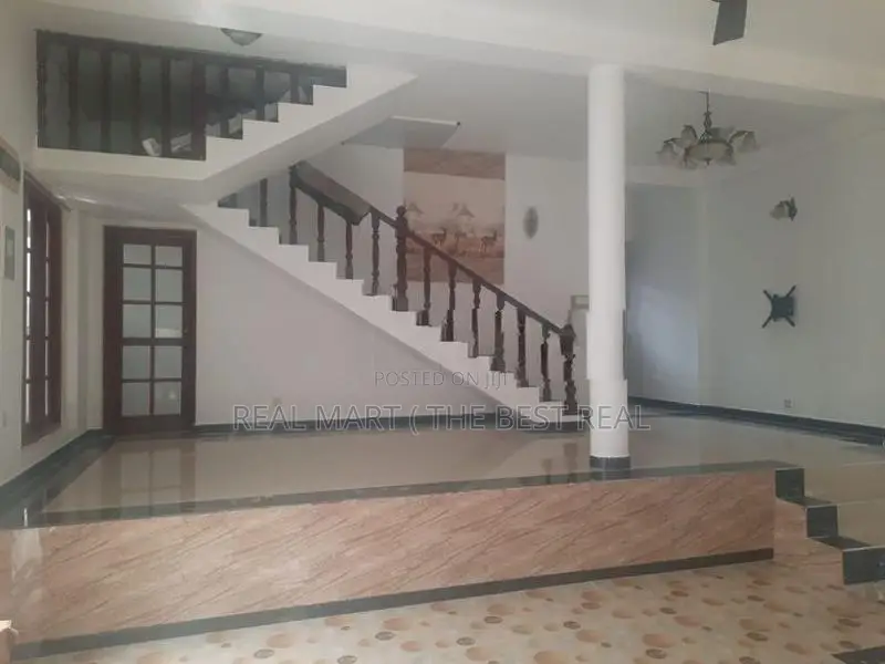 Mount Lavinia : 6BR (12.2P) Luxury House for Sale at Aththidiya