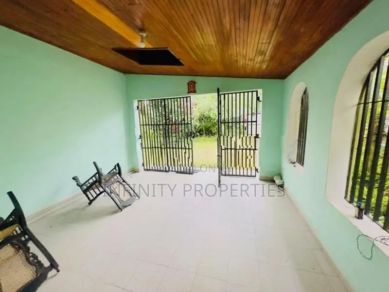 20 Perches Land with One Story House Sale at Pannipitiya