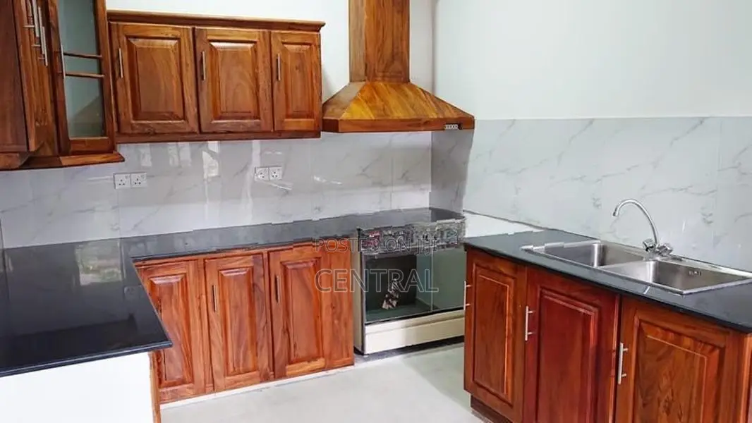 House with 6 Studio Apartment Complex for Sale in Wattala (C7-7990)