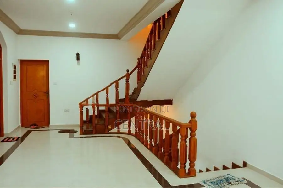 House with 6 Studio Apartment Complex for Sale in Wattala (C7-7990)