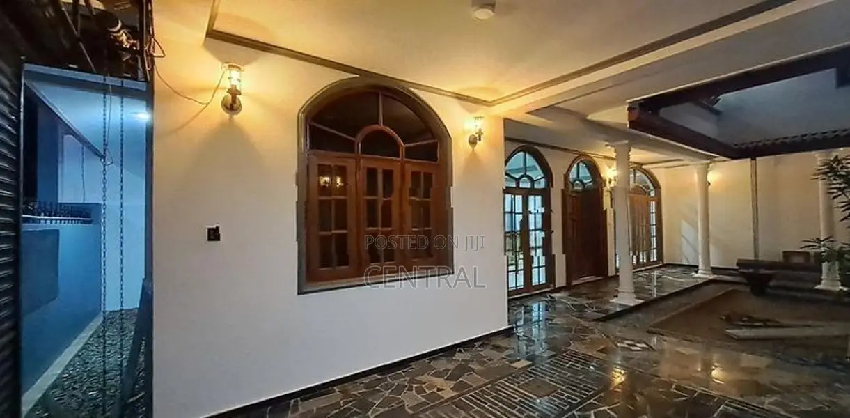 House with 6 Studio Apartment Complex for Sale in Wattala (C7-7990)