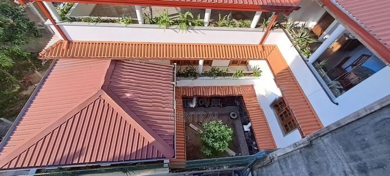 House with 6 Studio Apartment Complex for Sale in Wattala (C7-7990)