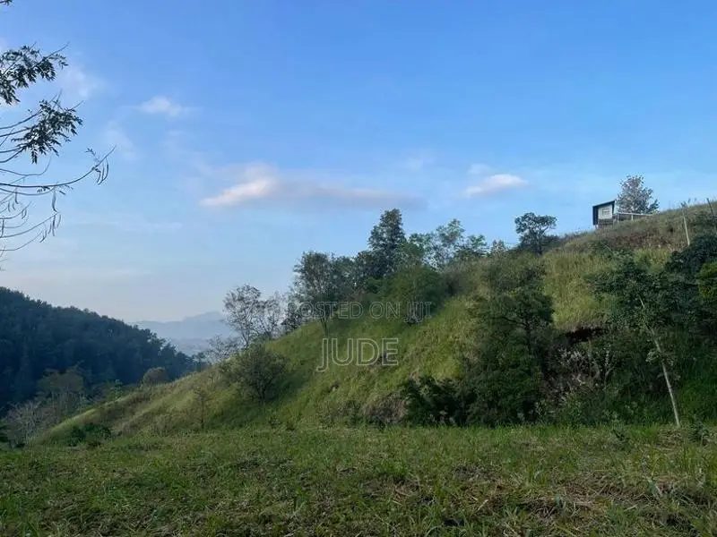 Peradeniya Land – (200 perches) Main Road Property