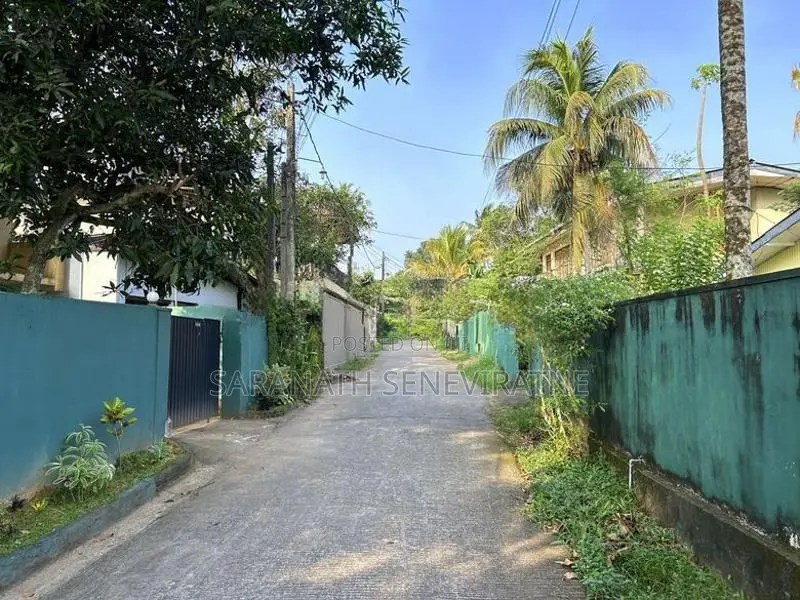 Land With Old House Nugagahawatta Katuwawala Embillawatta Boralesgamuw
