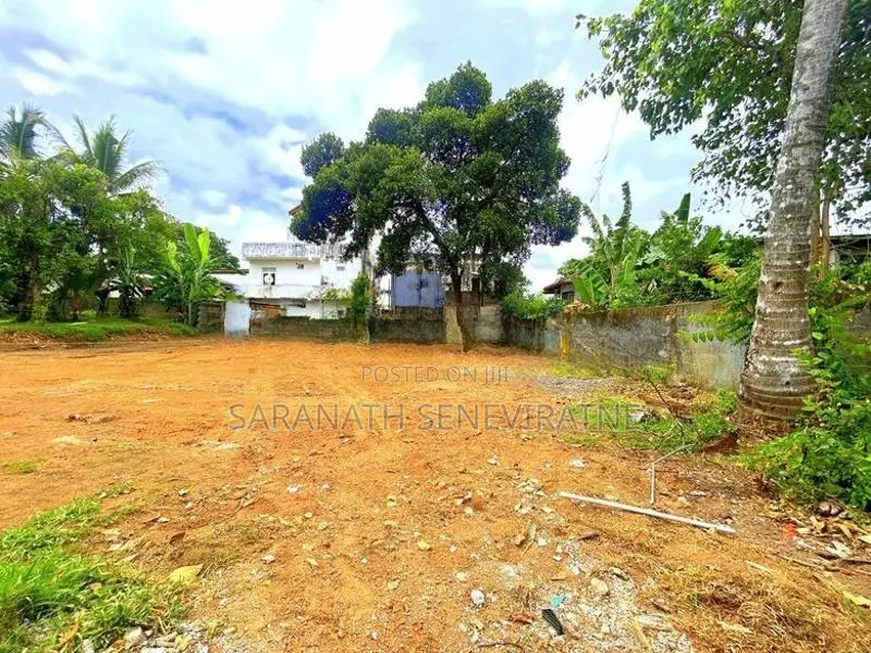 Land With Old House Nugagahawatta Katuwawala Embillawatta Boralesgamuw