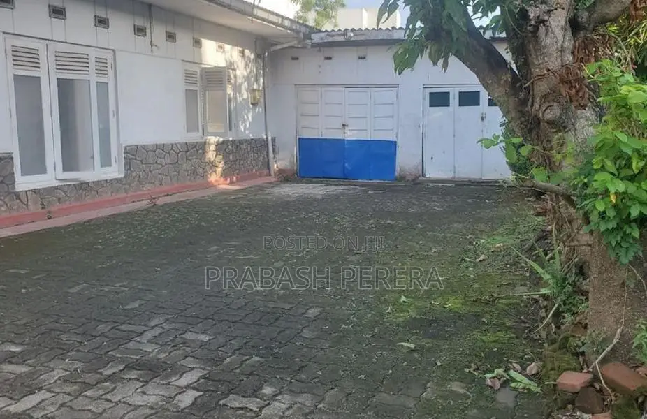 12 Perches Land for sale in Nugegoda