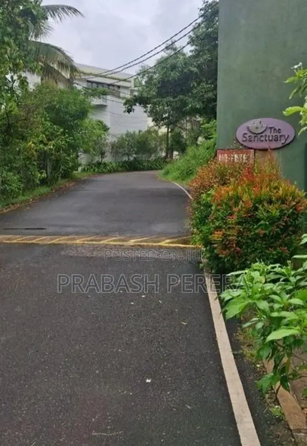 10.6 Perches of Land for Sale in Battaramulla Pelawatte