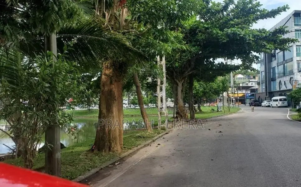 10.6 Perches of Land for Sale in Battaramulla Pelawatte