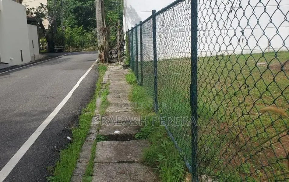10.6 Perches of Land for Sale in Battaramulla Pelawatte
