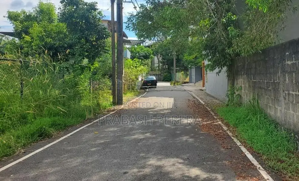 10.6 Perches of Land for Sale in Battaramulla Pelawatte