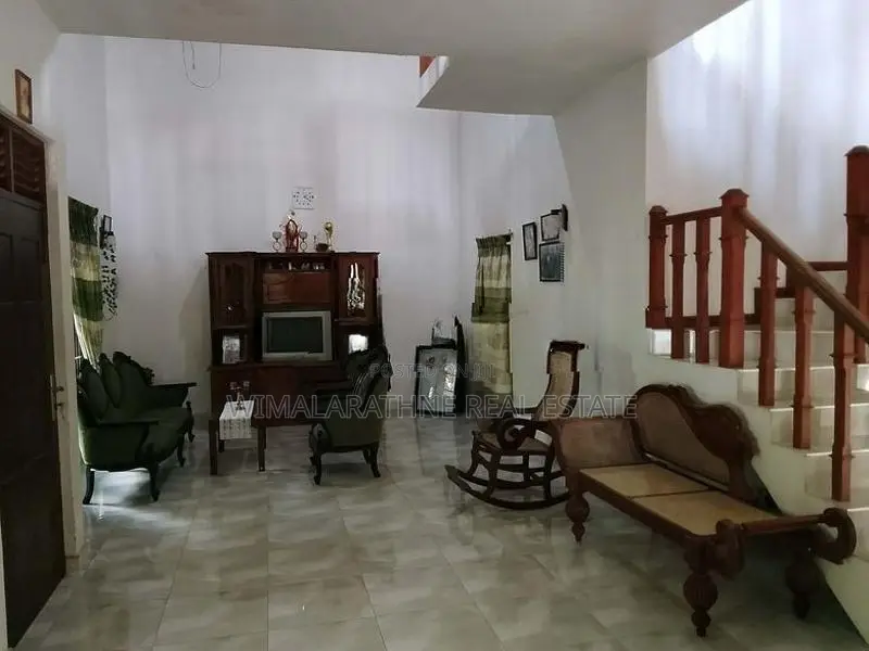 Two Story House for Sale in Piliyandala