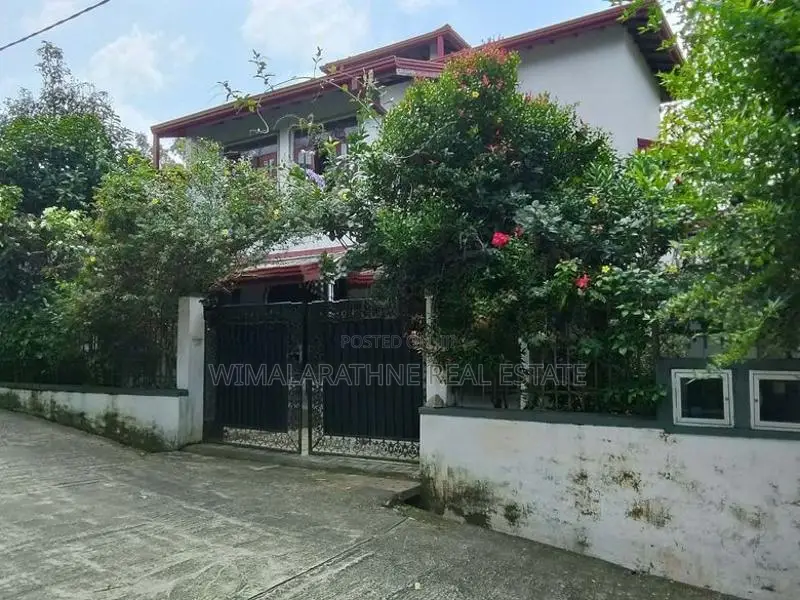 Two Story House for Sale in Piliyandala