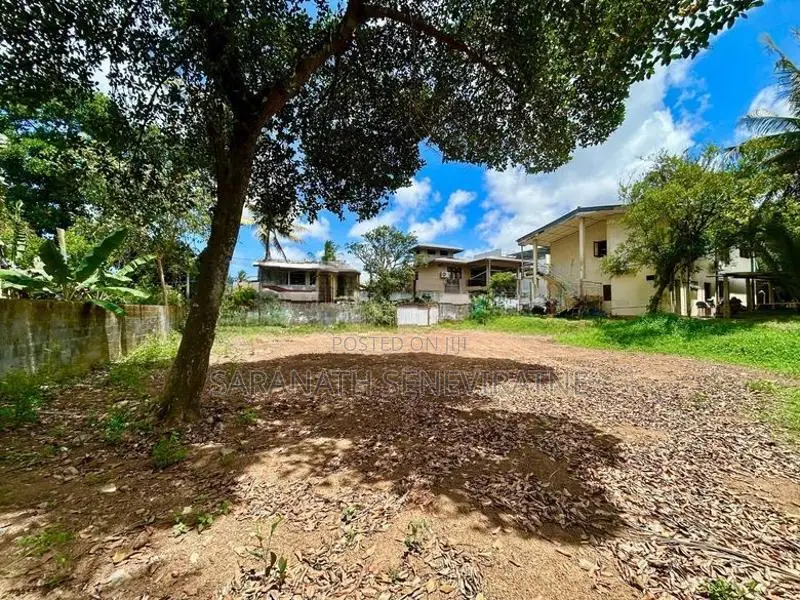 Land in Nugagahawatta Rd - Boralesgamuwa- Maharagama UC